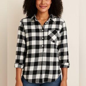 Merona Flannel Shirt Black Plaid Shirt. Long Sleeves. Size Medium.